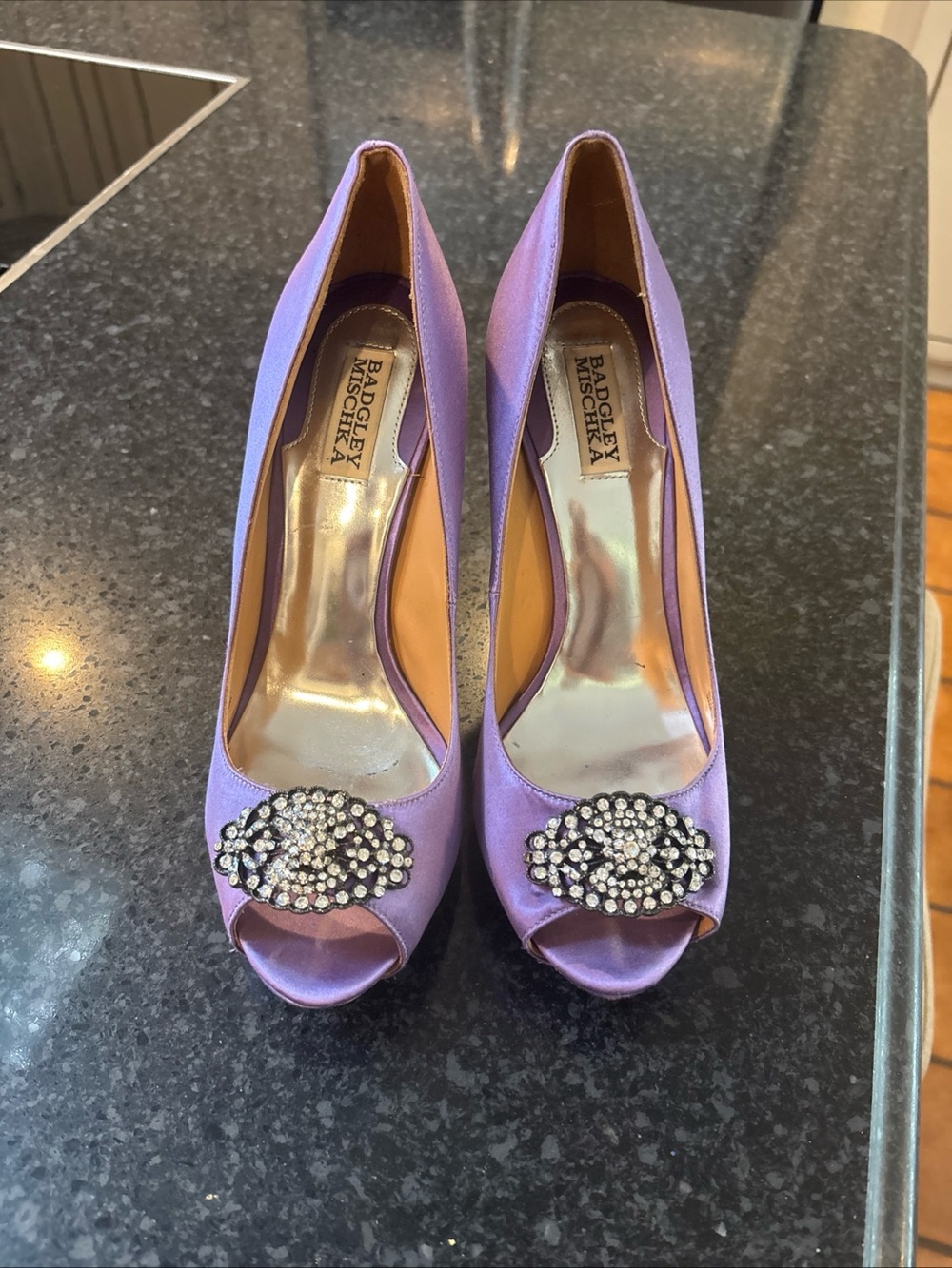 BADGLEY MISCHKA WOMEN platform sz 10 PURPLE SATIN PEEP TOE 4" STILLETO